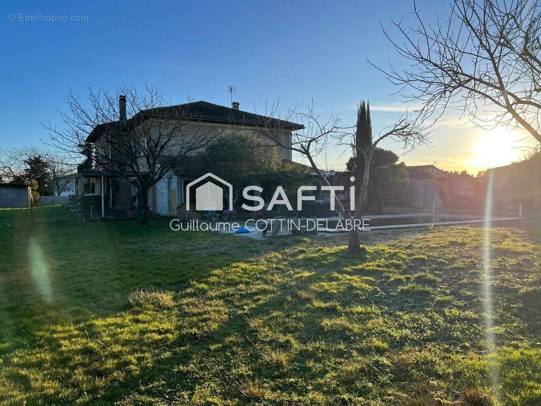 Maison à vendre, 242m², La Ville-Dieu-du-Temple
