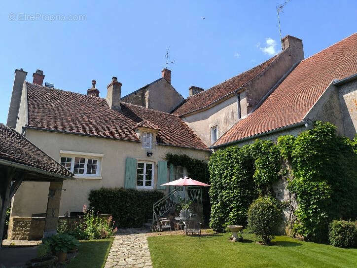 Maison à vendre, 143m², Saint-Révérien