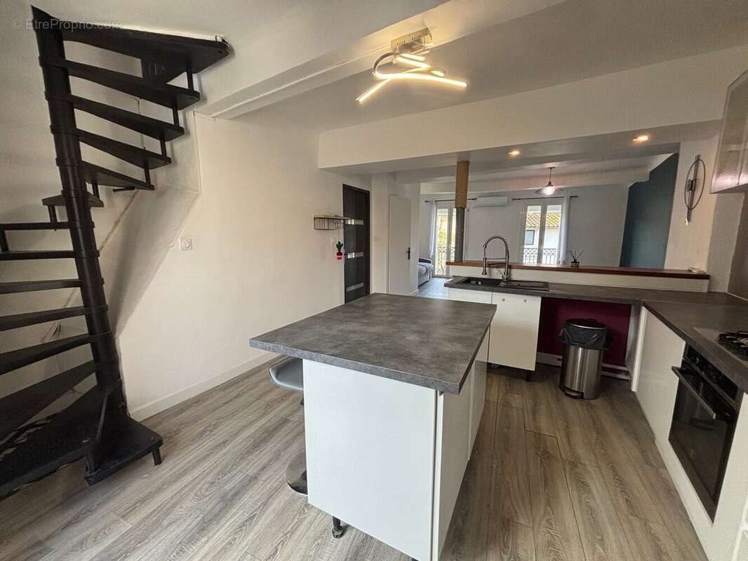 Appartement à vendre, 82m², Bages