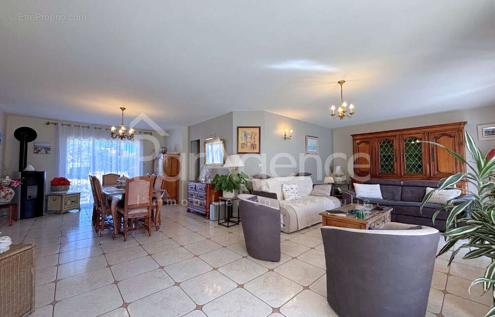 Maison à vendre, 143m², Saint-Palais-sur-Mer