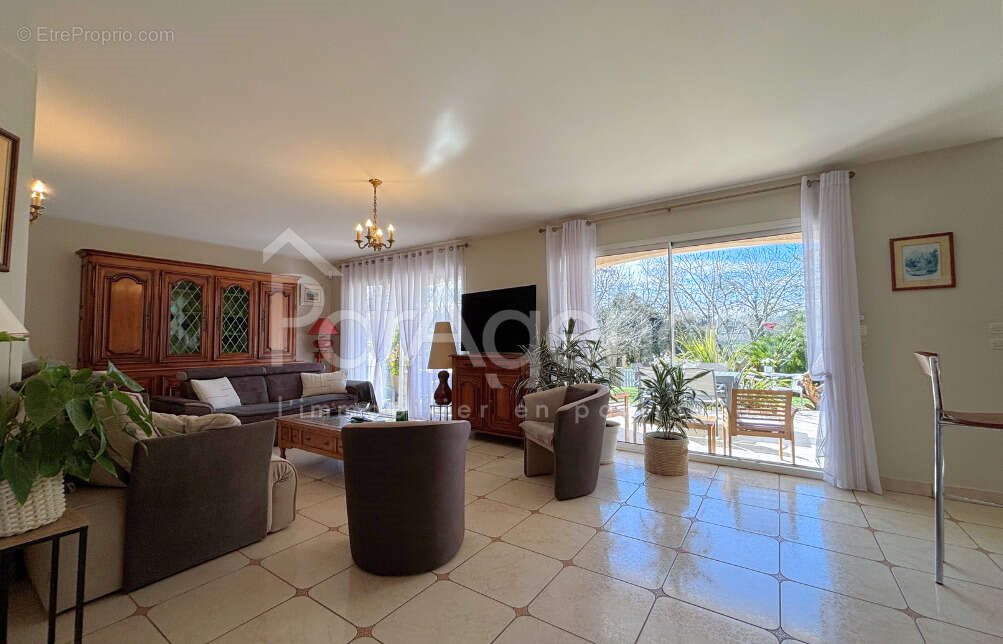 Maison à vendre, 143m², Saint-Palais-sur-Mer