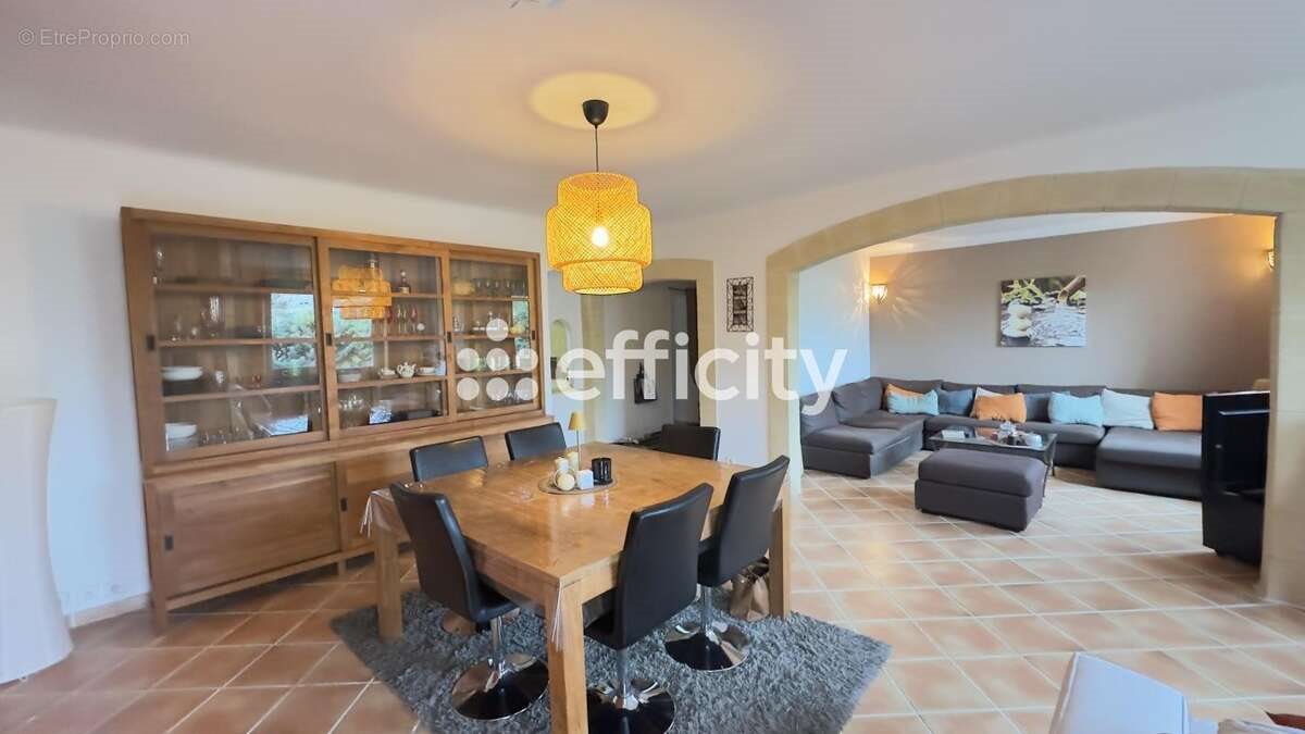 Maison à vendre, 248m², Cavaillon