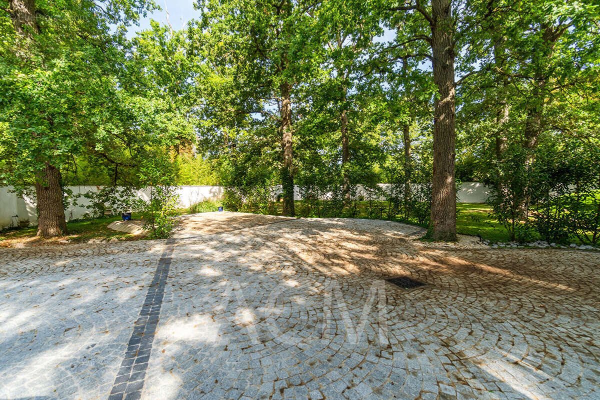 Maison à vendre, 265m², Le Mesnil-le-Roi