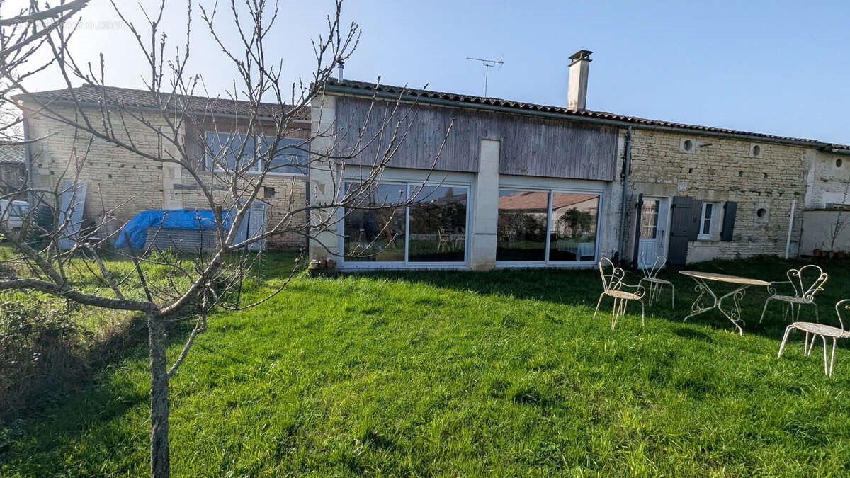 Maison à vendre, 148m², Le Vanneau-Irleau