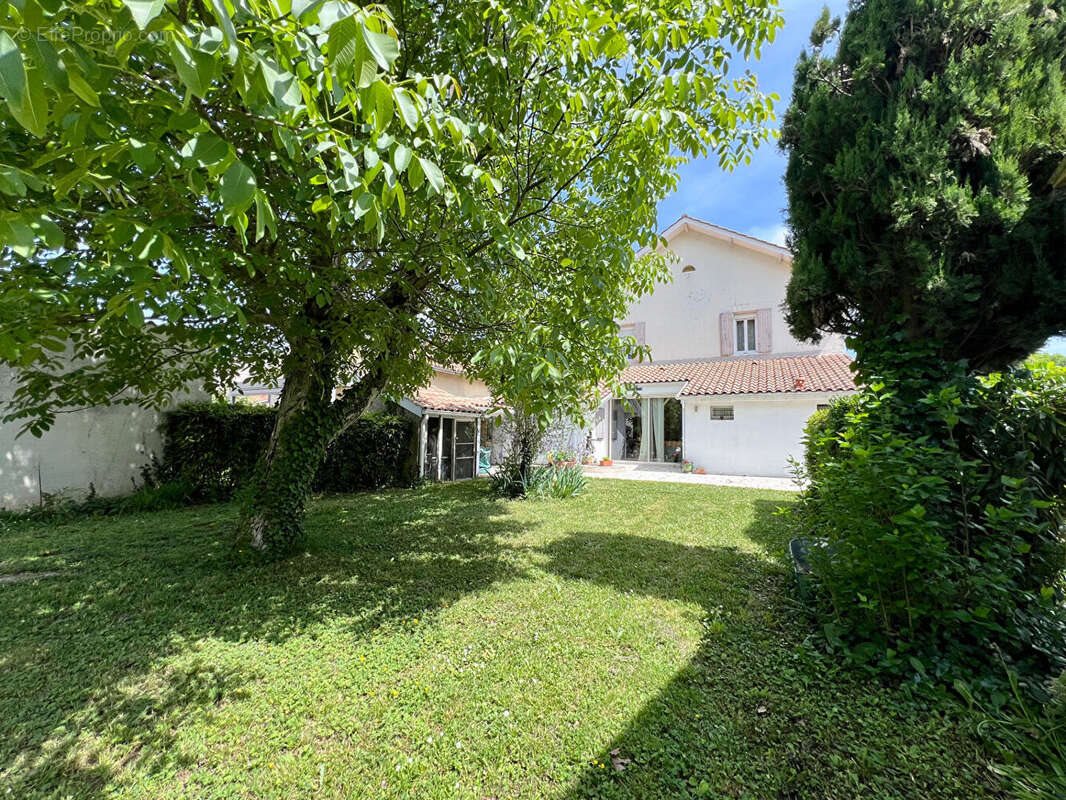 Maison à vendre, 142m², Villeneuve-sur-Lot