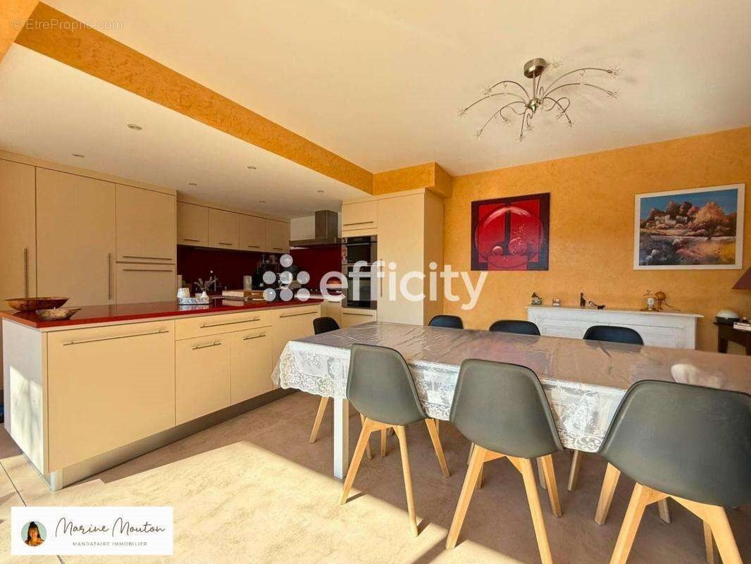 Maison à vendre, 174m², Privas