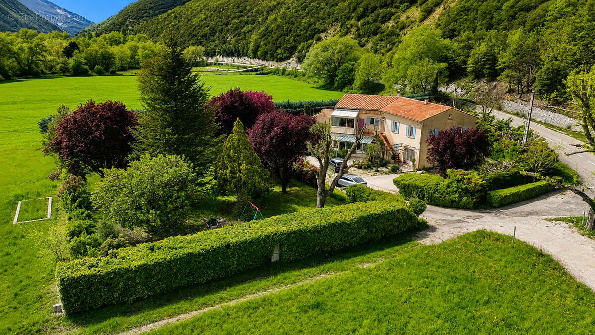 Maison à vendre, 204m², Savoillan