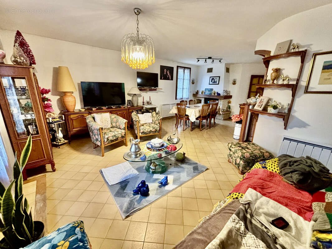 Maison à vendre, 204m², Savoillan