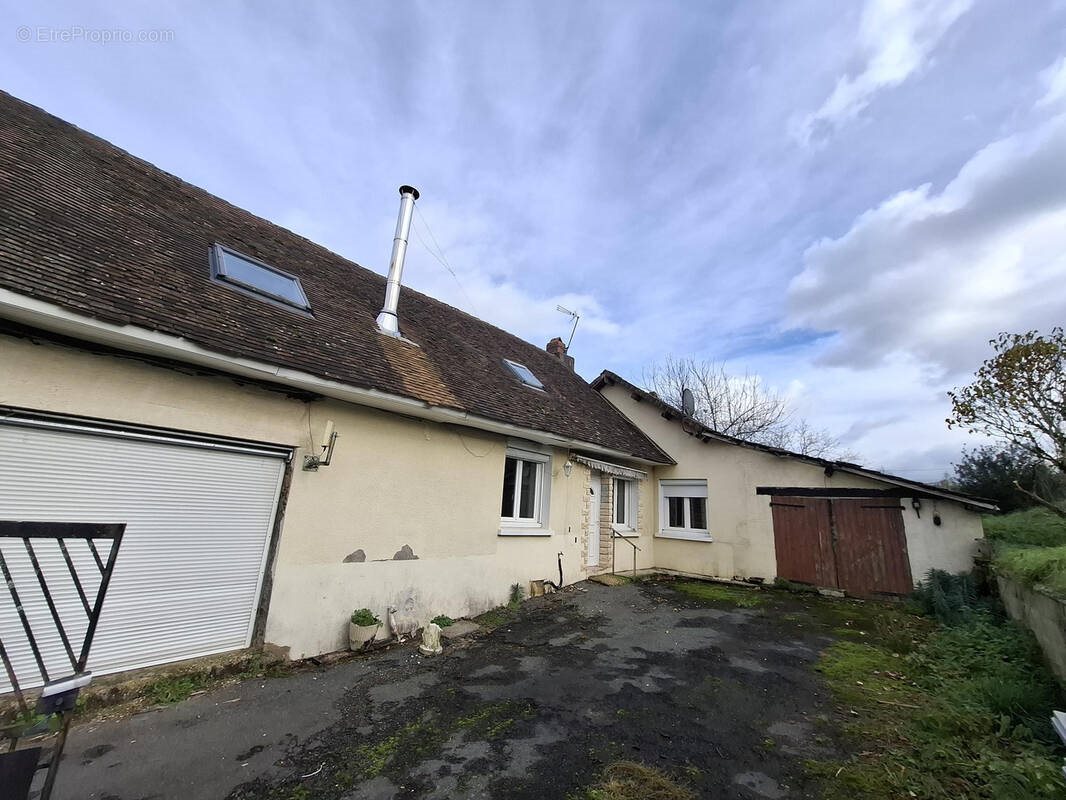 Maison à vendre, 142m², Saint-Yrieix-la-Perche