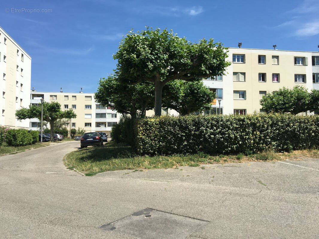 Appartement à vendre, 66m², Pont-Saint-Esprit