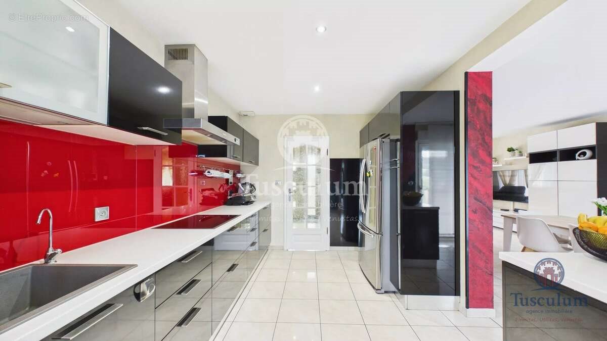 Maison à vendre, 151m², Elzange