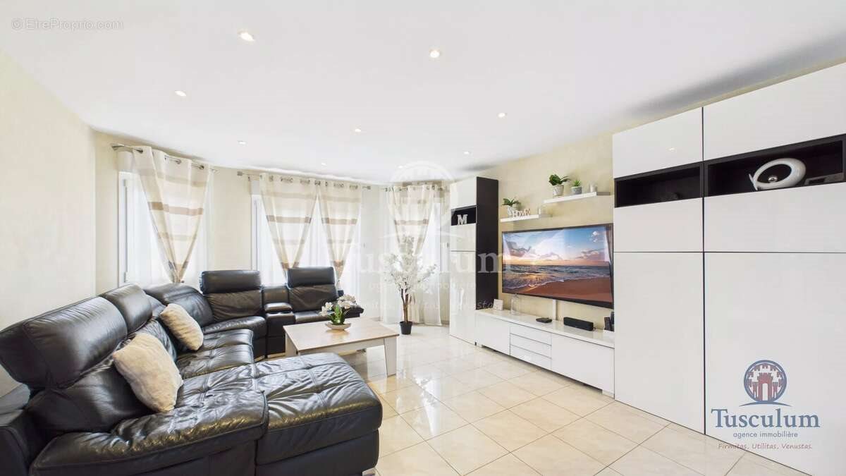 Maison à vendre, 151m², Elzange