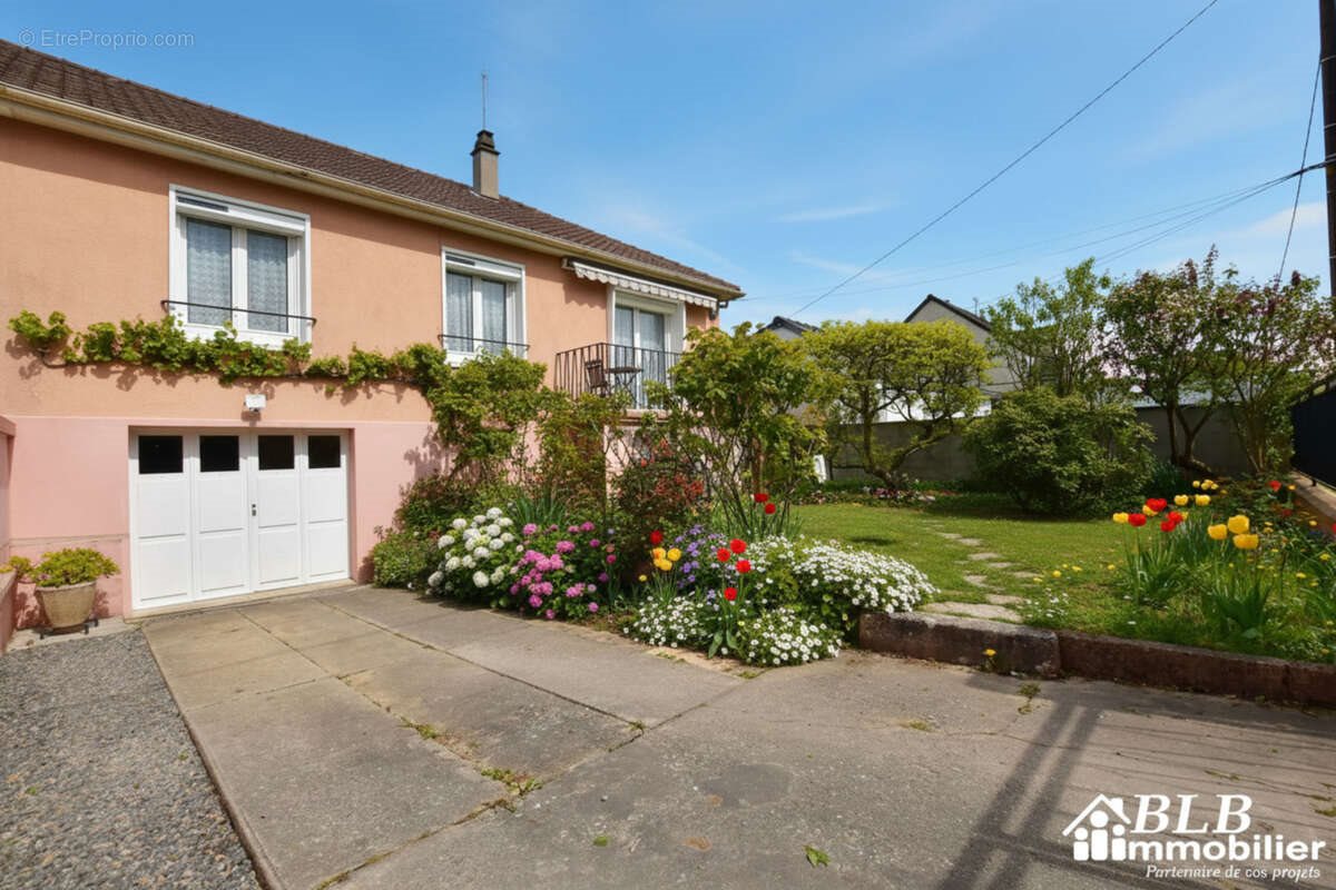 Maison à vendre, 82m², Les Essarts-le-Roi