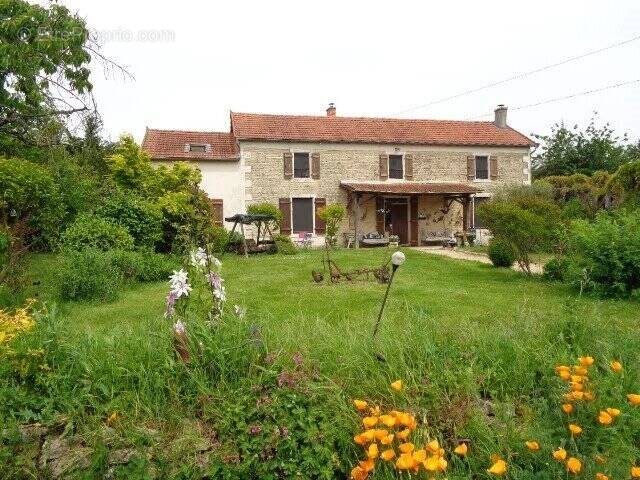 Maison à vendre, 235m², Brioux-sur-Boutonne