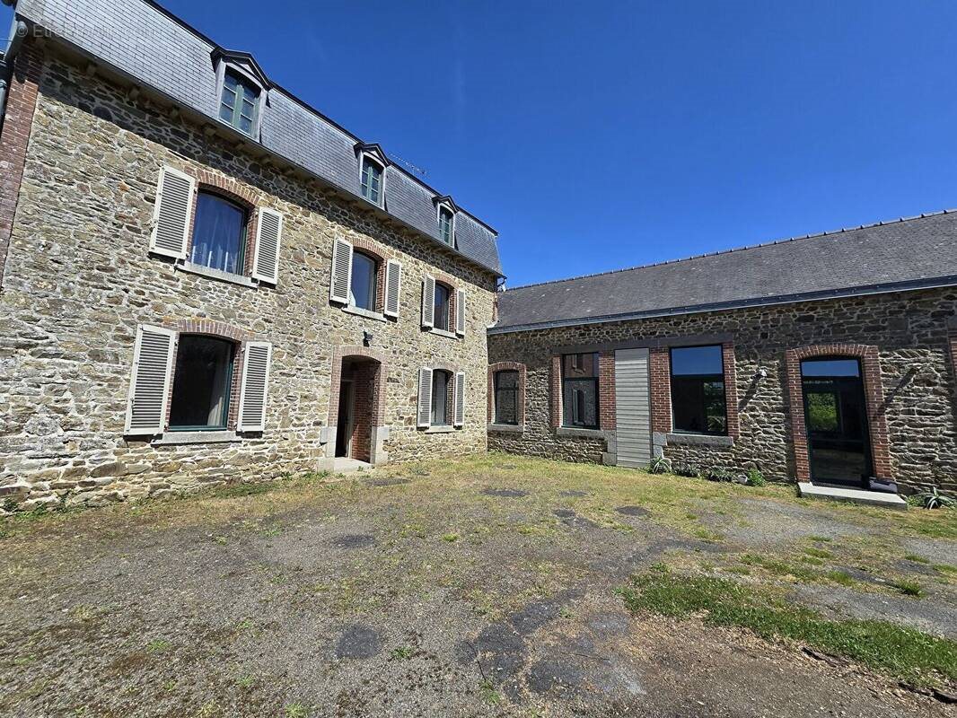 Maison à vendre, 273m², Vitré