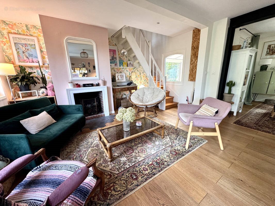 Maison à vendre, 175m², Saint-Laurent-de-Brèvedent