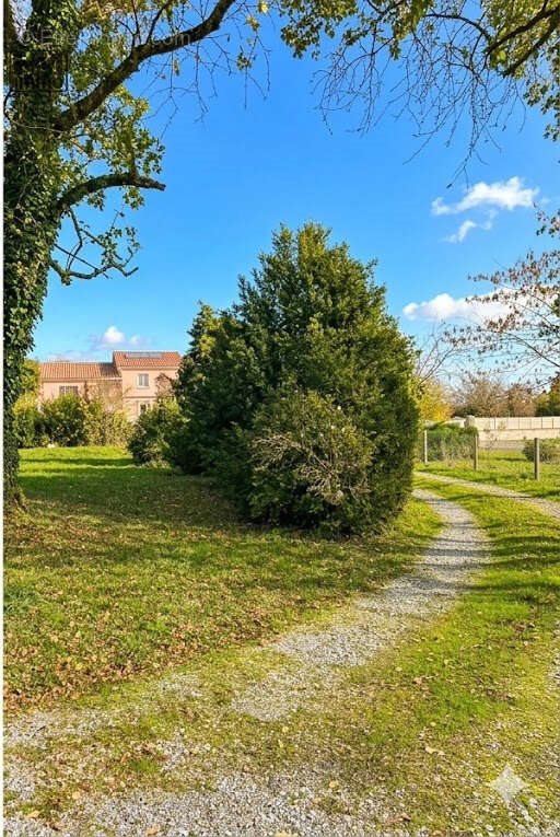 Maison à vendre, 164m², La Geneytouse