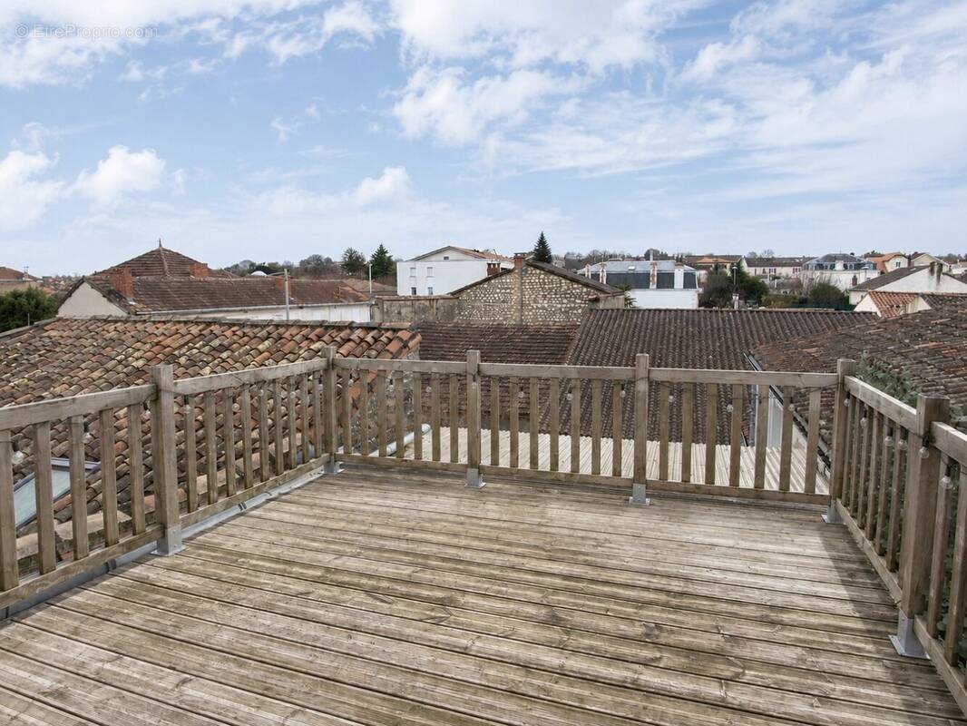Maison à vendre, 280m², Ruelle-sur-Touvre