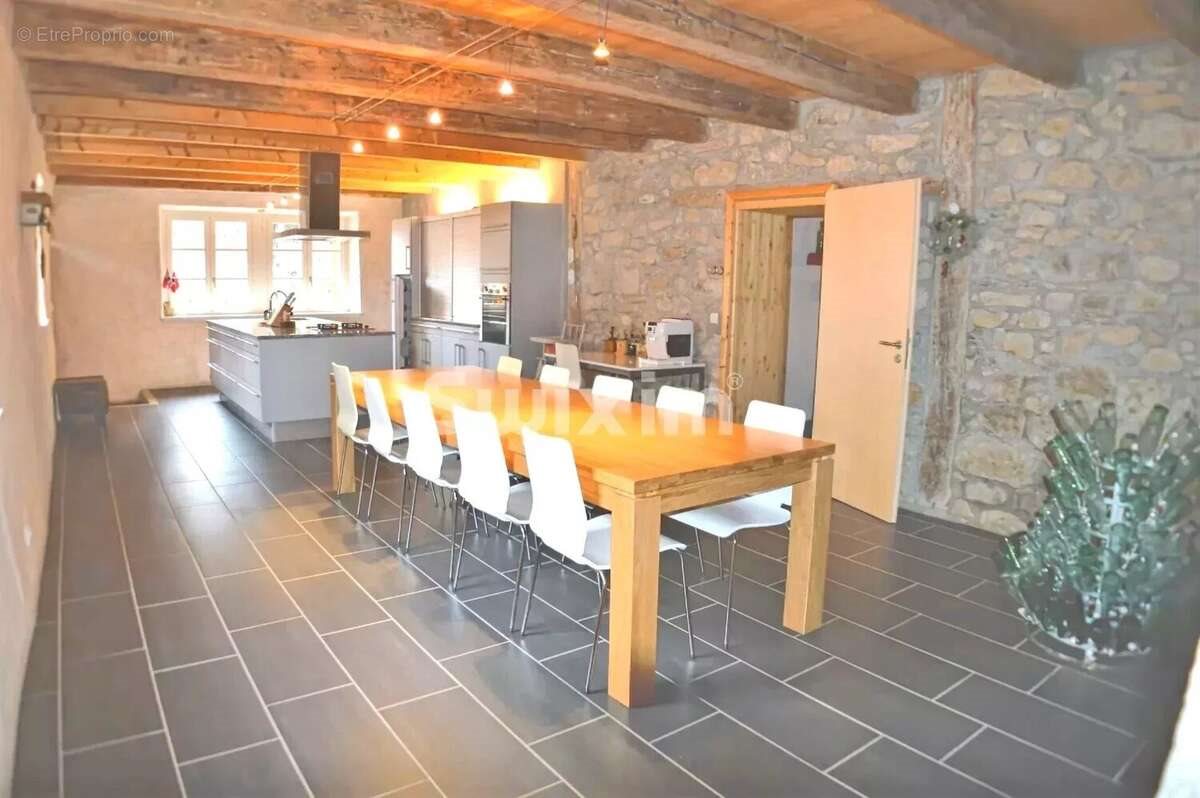 Maison à vendre, 308m², Lavans-lès-Saint-Claude