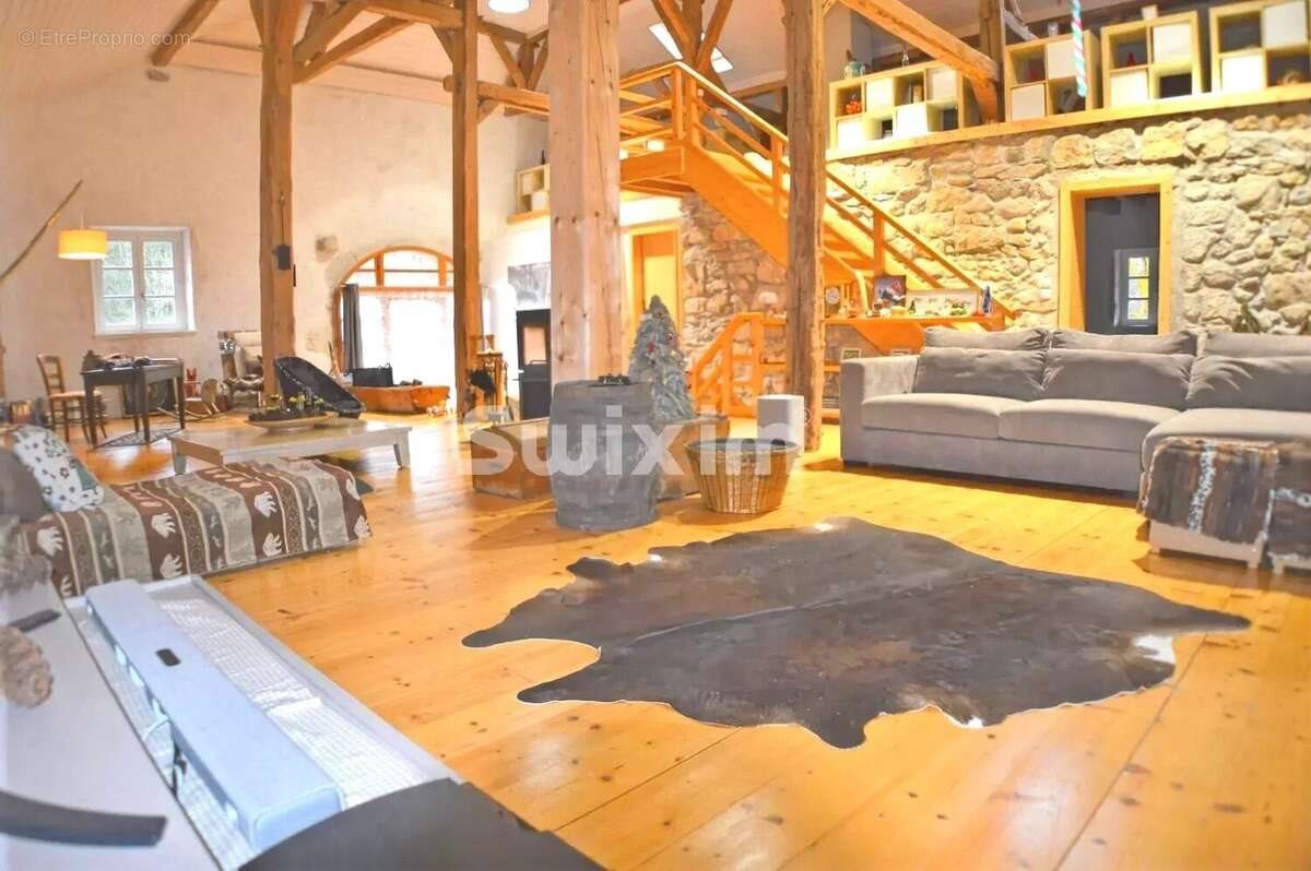 Maison à vendre, 308m², Lavans-lès-Saint-Claude