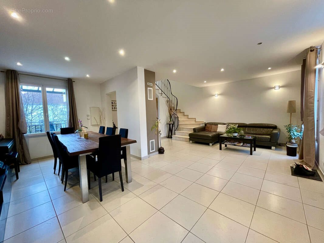 Maison à vendre, 108m², Drancy