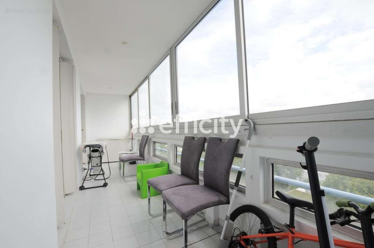 Appartement à vendre, 68m², Vénissieux