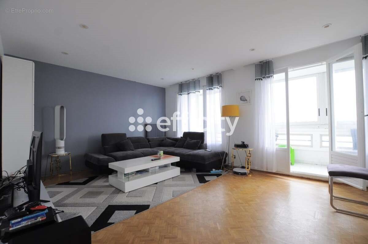 Appartement à vendre, 68m², Vénissieux