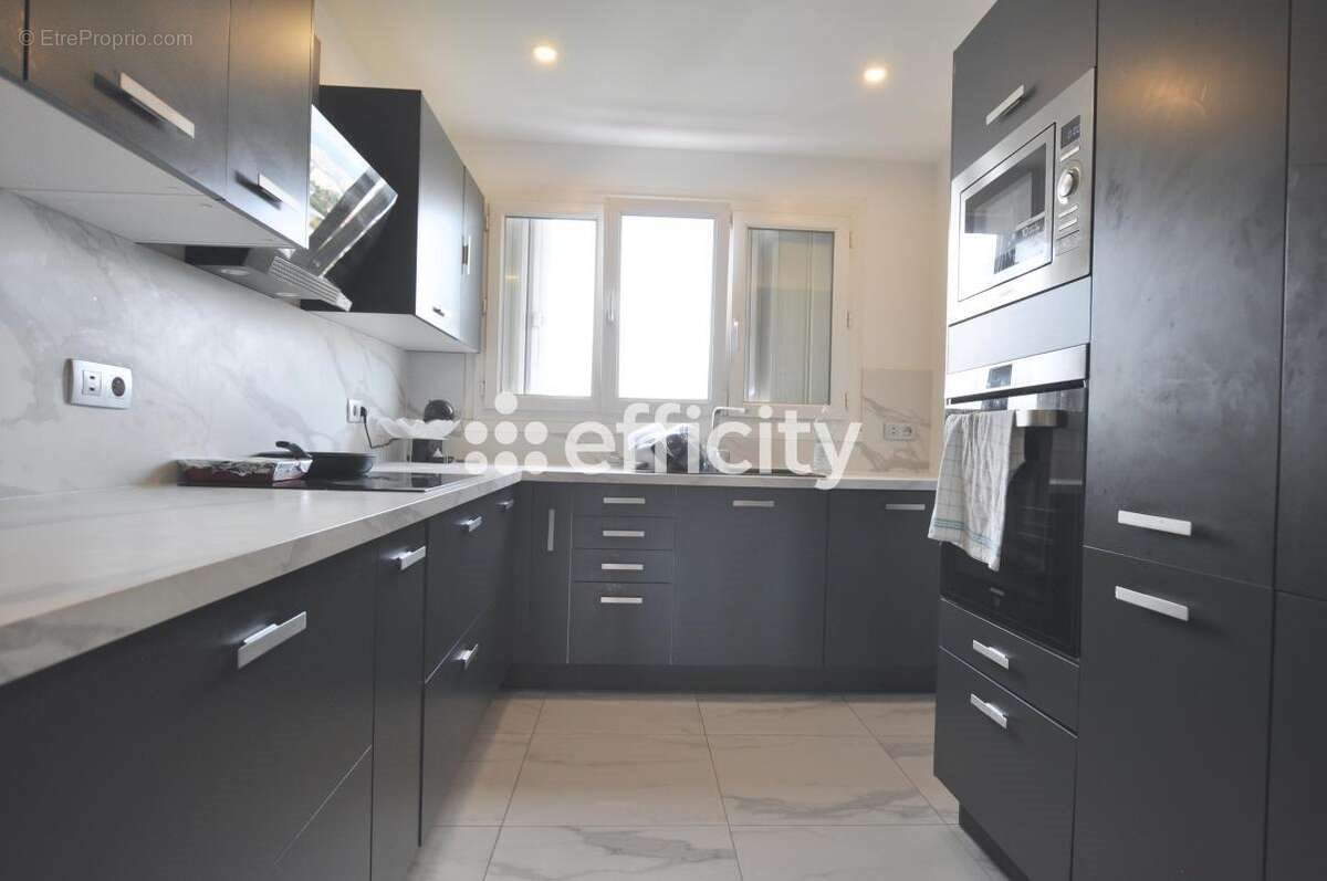 Appartement à vendre, 68m², Vénissieux