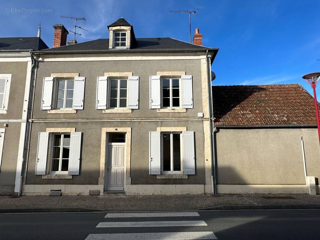 Maison à vendre, 77m², Thevet-Saint-Julien