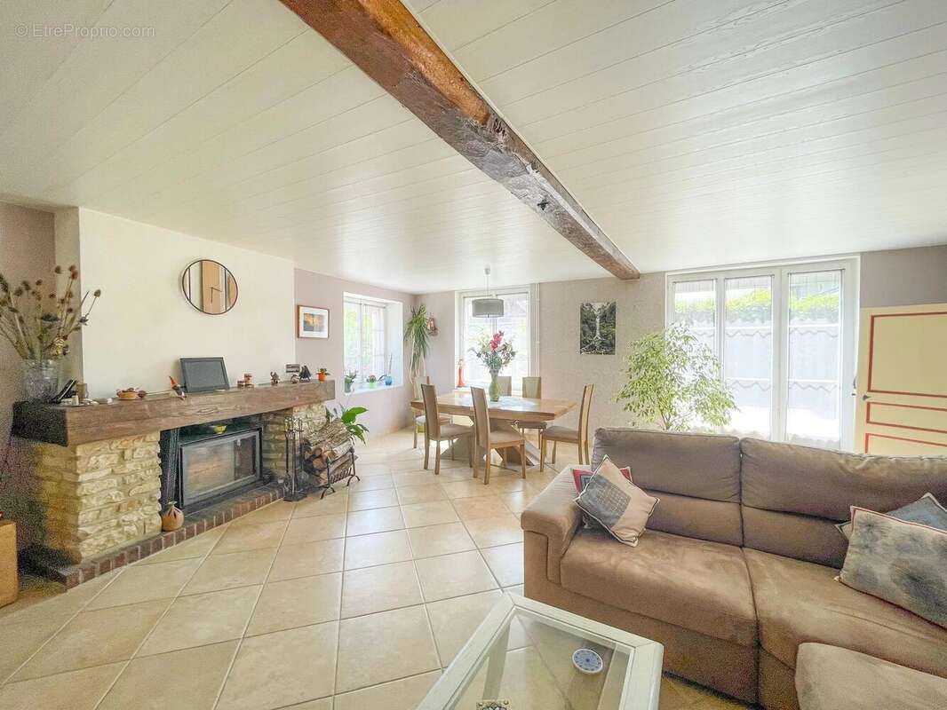 Maison à vendre, 175m², Chennegy