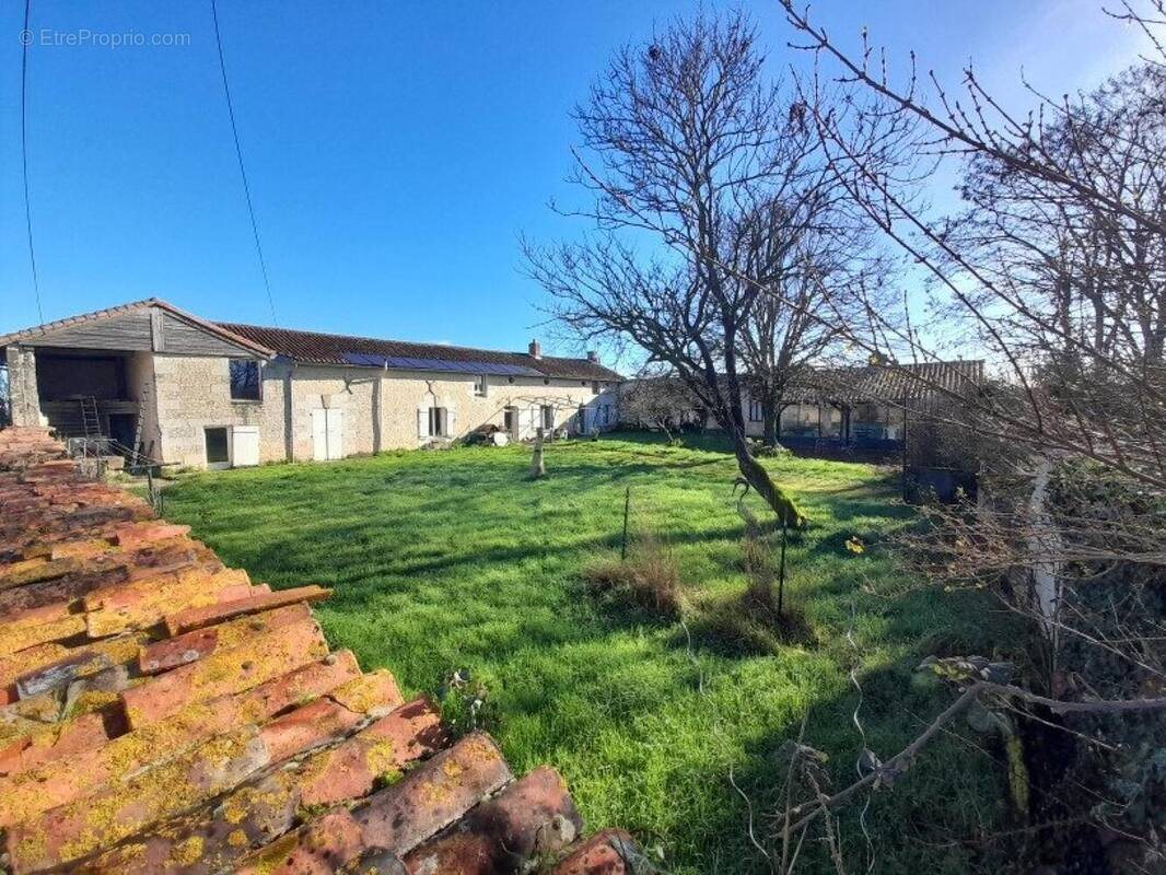 Maison à vendre, 278m², Sammarçolles