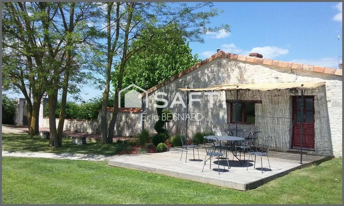 Maison à vendre, 278m², Sammarçolles