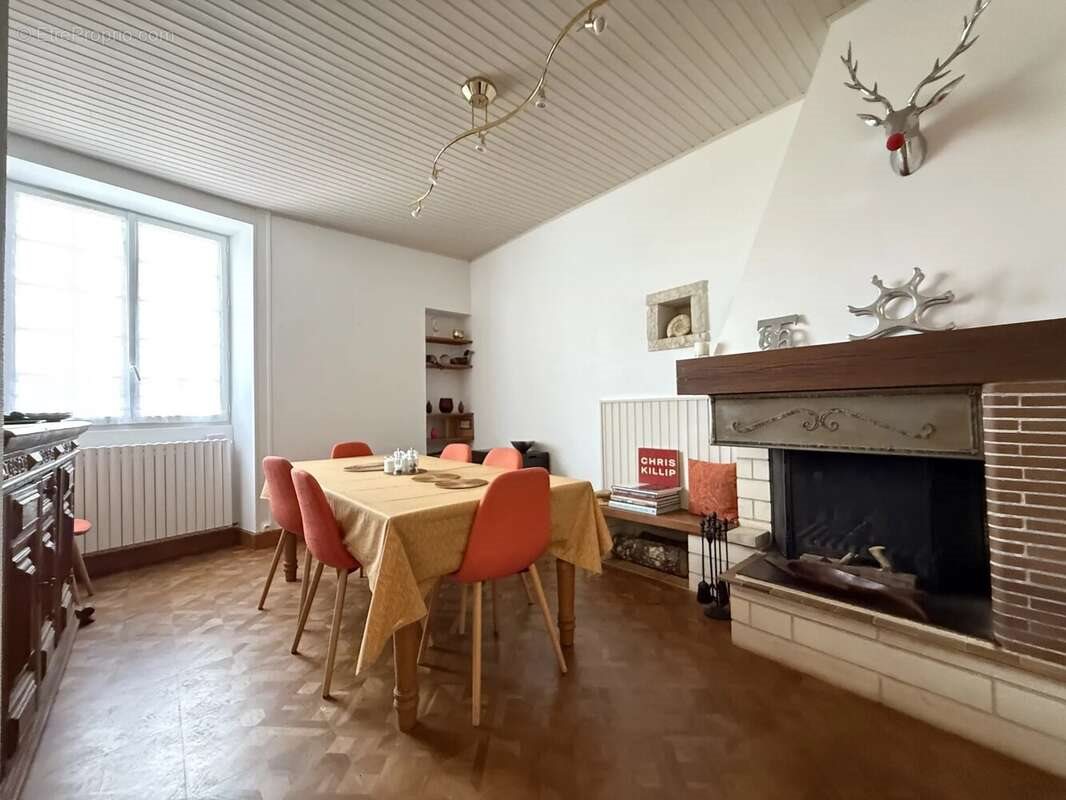 Maison à vendre, 256m², Civray