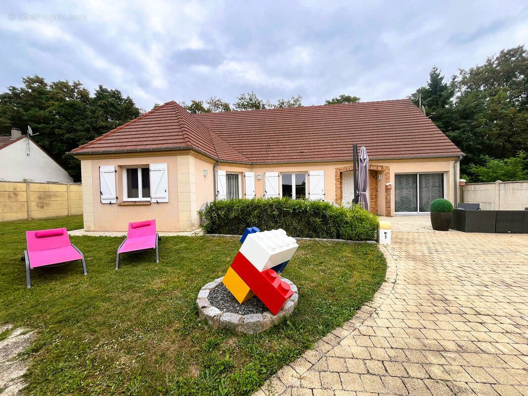 Maison à vendre, 170m², Morancez