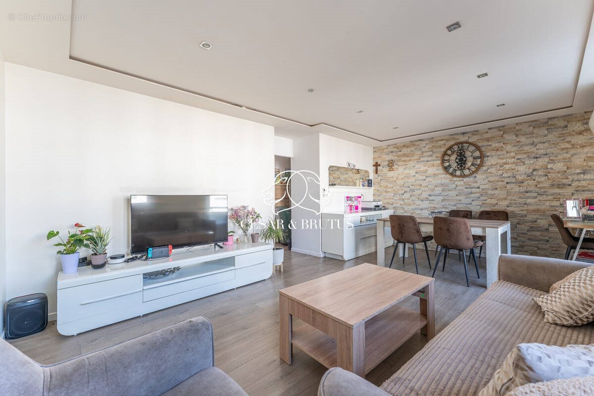 Appartement à vendre, 65m², Décines-Charpieu