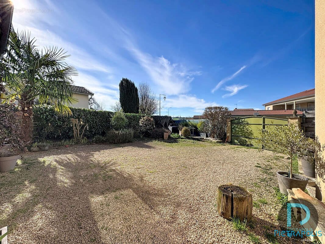 Maison à vendre, 123m², Saint-Etienne-sur-Chalaronne