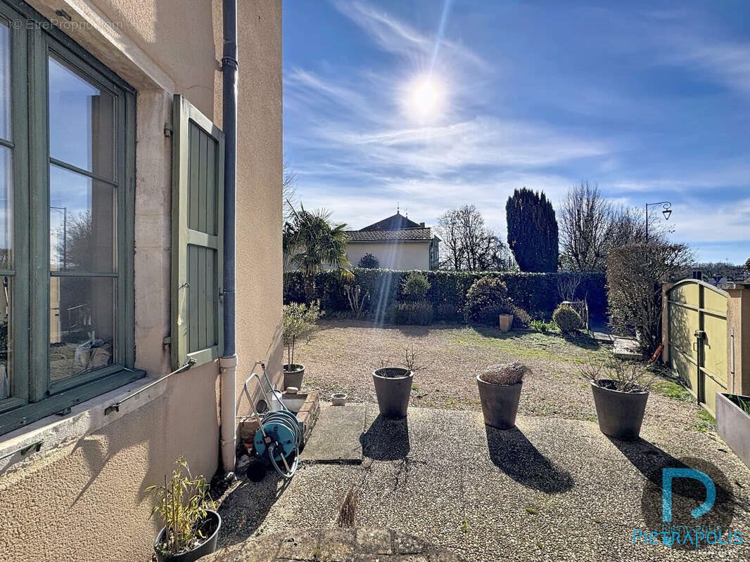 Maison à vendre, 123m², Saint-Etienne-sur-Chalaronne