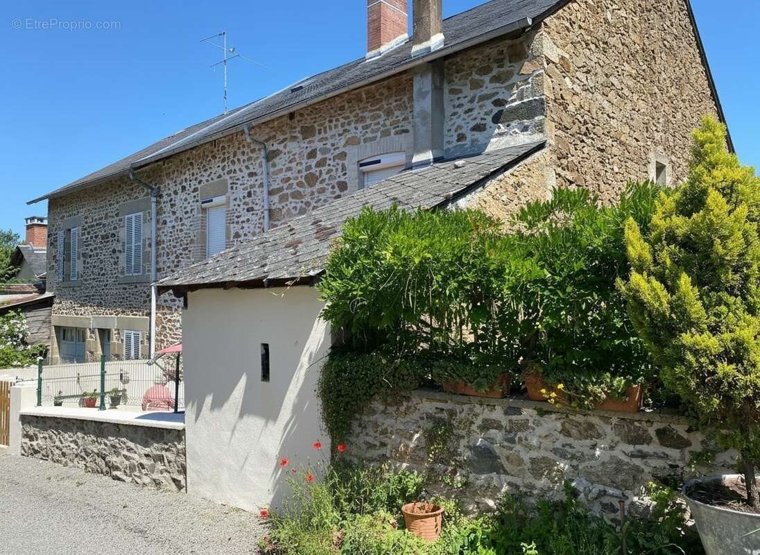 Maison à vendre, 150m², La Croisille-sur-Briance