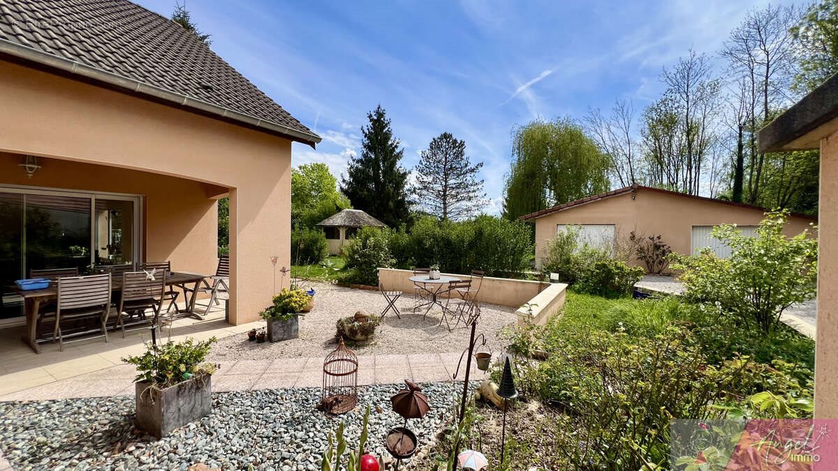 Maison à vendre, 218m², Dole