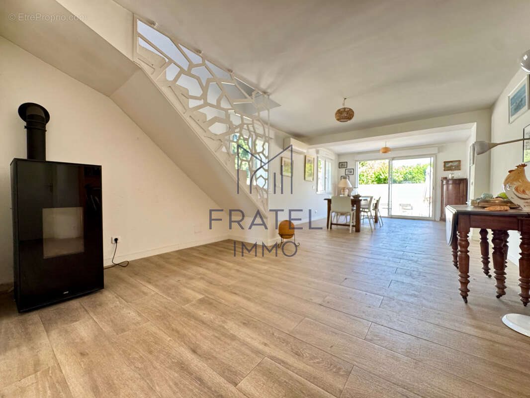 Maison à vendre, 196m², Juvignac
