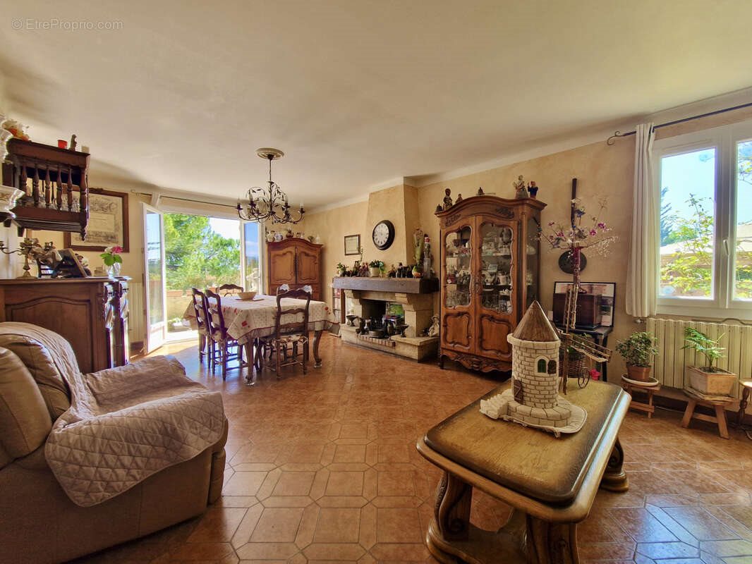 Maison à vendre, 154m², Châteauneuf-de-Gadagne