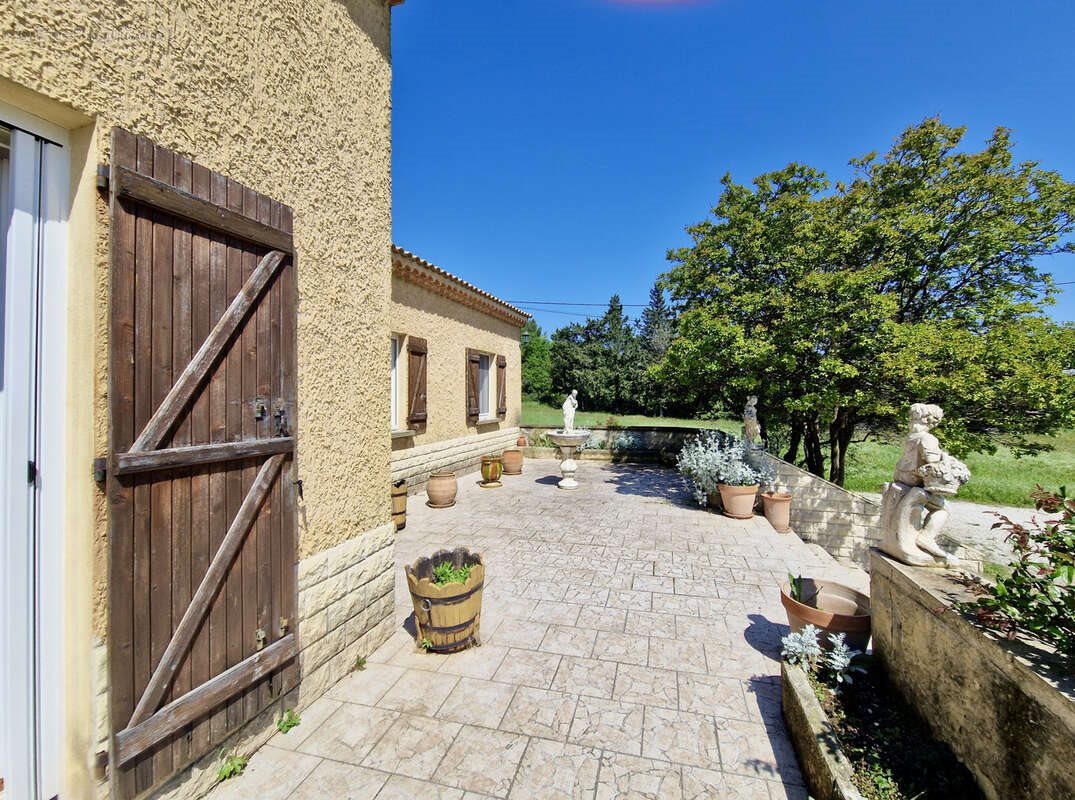 Maison à vendre, 154m², Châteauneuf-de-Gadagne