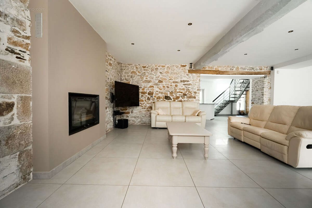 Maison à vendre, 211m², Bécon-les-Granits