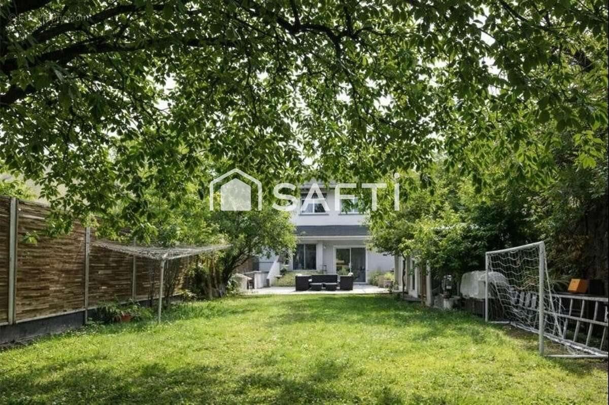 Maison à vendre, 118m², Bondy