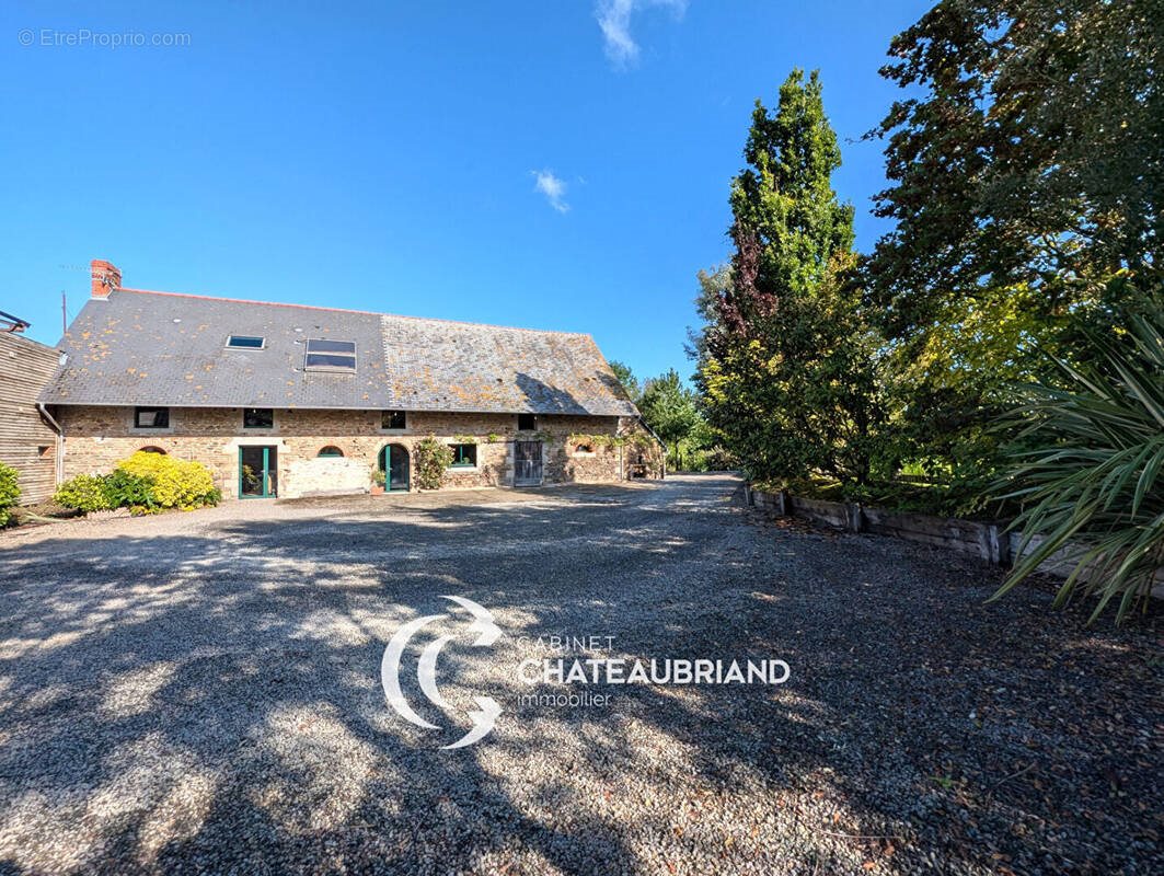 Maison à vendre, 196m², Baguer-Pican