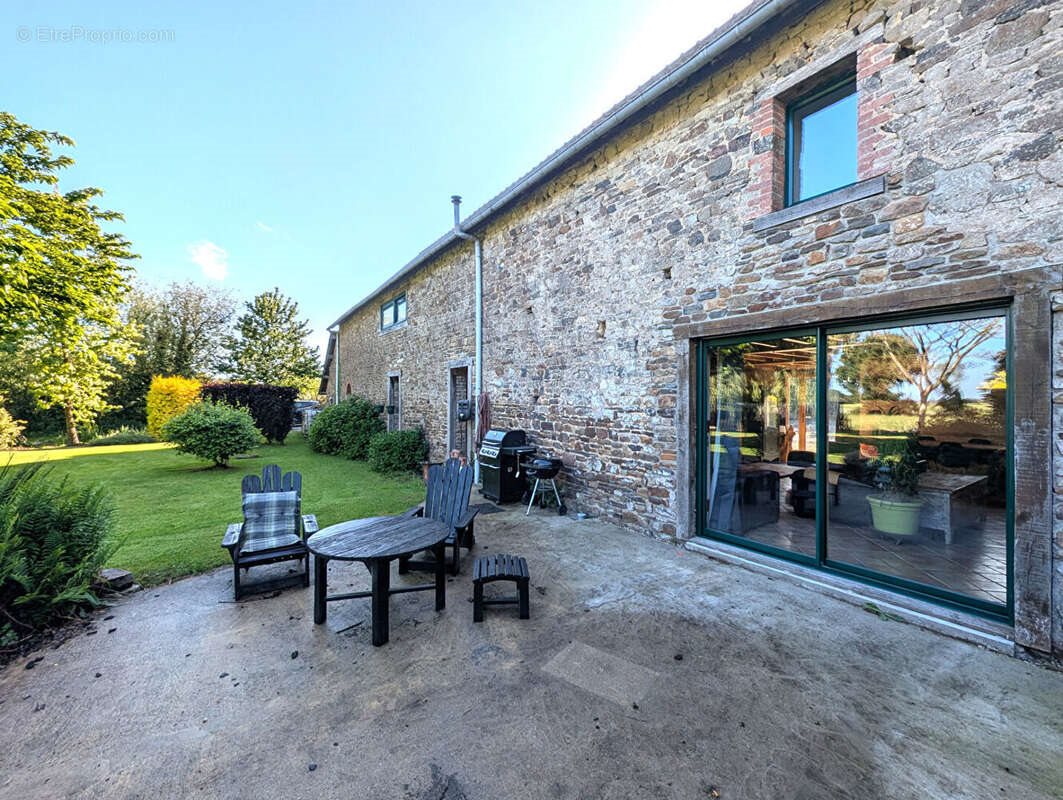 Maison à vendre, 196m², Baguer-Pican