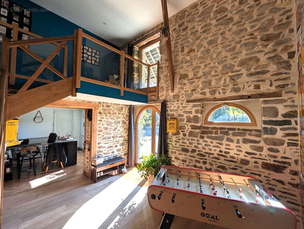 Maison à vendre, 196m², Baguer-Pican