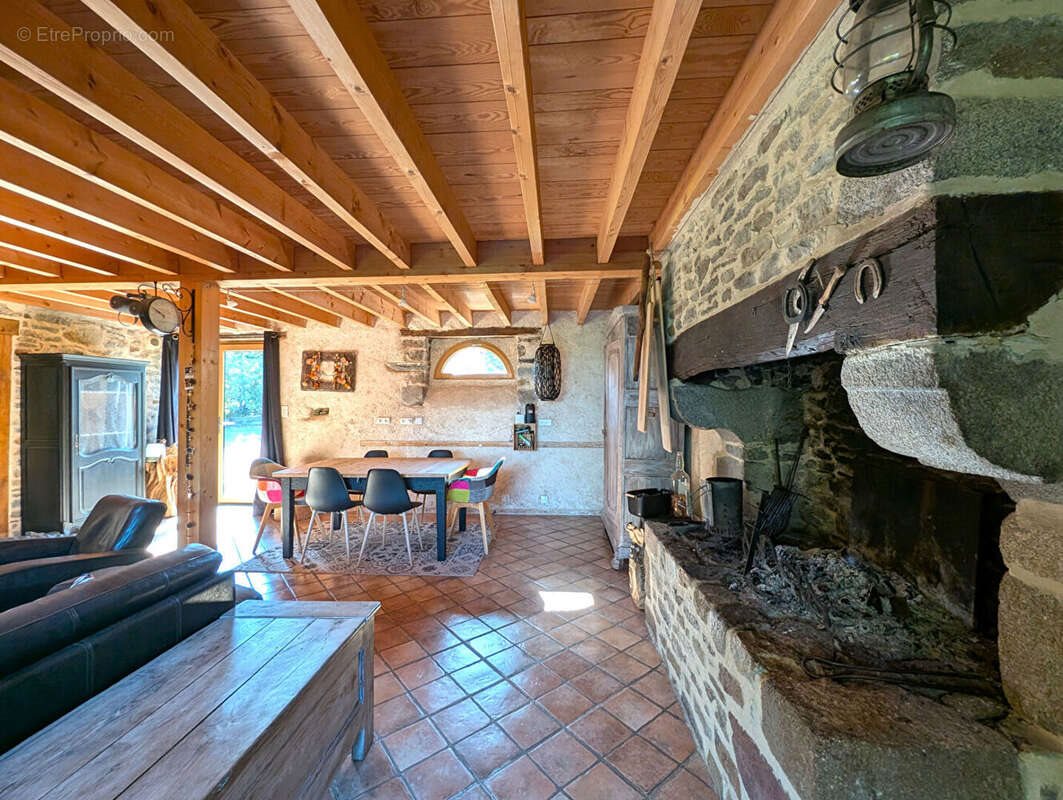 Maison à vendre, 196m², Baguer-Pican