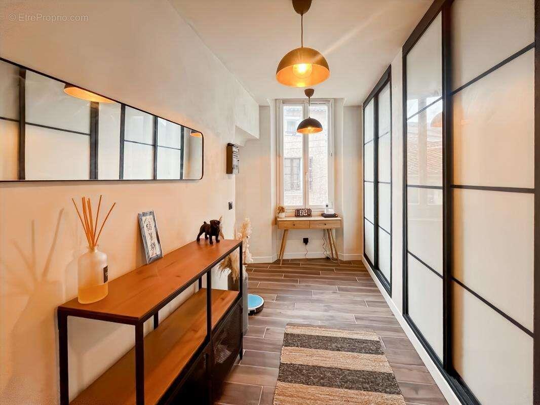 Appartement à vendre, 76m², Cuers
