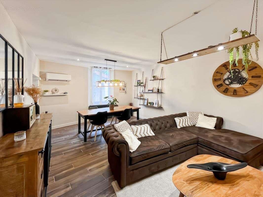 Appartement à vendre, 76m², Cuers